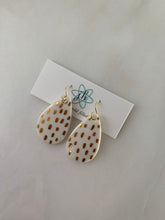 Load image into Gallery viewer, Ynés Spotted Gold Earrings