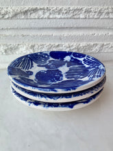 Load image into Gallery viewer, Blue Floral Ceramic Dish Set