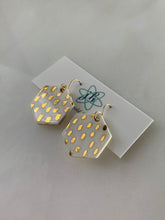 Load image into Gallery viewer, Marie Spotted Gold Earrings