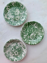 Load image into Gallery viewer, Green Floral Ceramic Dish Set

